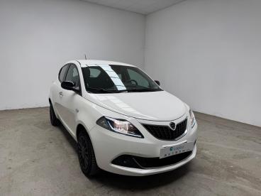 LANCIA CERTIFIED Lancia Ypsilon Iii 2021 1.0 Firefly Hybrid Silver S And S 70cv Usata - City Car Ibrido Bianco - Biella - 2349983_1