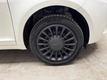 LANCIA CERTIFIED Lancia Ypsilon Iii 2021 1.0 Firefly Hybrid Silver S And S 70cv Usata - City Car Ibrido Bianco - Biella - 2349983_4