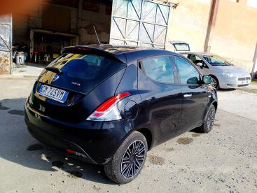 LANCIA CERTIFIED Lancia Ypsilon 1.0 70cv Hybrid Gold Usata - City Car Ibrido Nero - Fisciano - 2351298_3