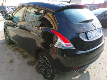 LANCIA CERTIFIED Lancia Ypsilon 1.0 70cv Hybrid Gold Usata - City Car Ibrido Nero - Fisciano - 2351298_4