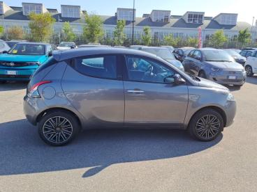 LANCIA CERTIFIED Lancia Ypsilon 1.0 70cv Firefly Hybrid S&s Gold Usata - City Car Ibrido Grigio - Roma - 2351331_4