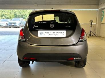 LANCIA CERTIFIED Lancia Ypsilon 1.0 Firefly 70cv S&s Hybrid Silver Usata - City Car Ibrido Grigio - Milano - 2351332_5