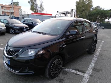 LANCIA CERTIFIED Lancia Ypsilon 1.0 70cv Hybrid Gold Usata - City Car Ibrido Nero - Fisciano - 2355476_1