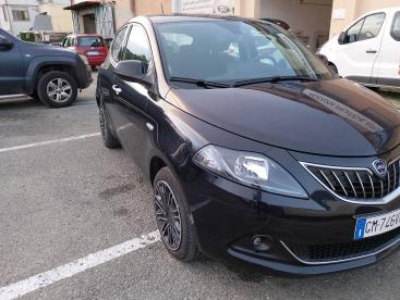 LANCIA CERTIFIED Lancia Ypsilon 1.0 70cv Hybrid Gold Usata - City Car Ibrido Nero - Fisciano - 2355476_2