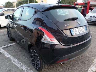 LANCIA CERTIFIED Lancia Ypsilon 1.0 70cv Hybrid Gold Usata - City Car Ibrido Nero - Fisciano - 2355476_4
