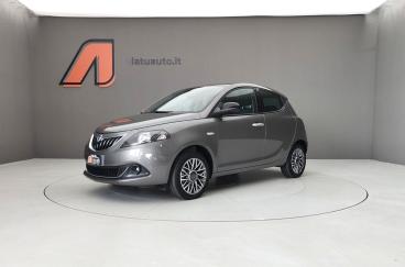 LANCIA CERTIFIED Lancia Ypsilon Iii 2021 1.0 70cv Hybrid Gold Plus Usata - City Car Ibrido Plug-in Grigio - Voghera - 2356315_2