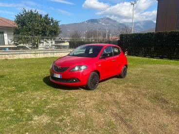 LANCIA CERTIFIED Lancia Ypsilon 1.0 70cv Hybrid Silver Usata - City Car Ibrido Rosso - Fisciano - 2356349_1