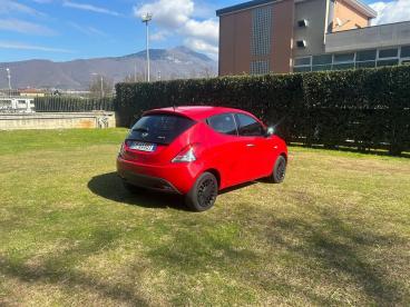 LANCIA CERTIFIED Lancia Ypsilon 1.0 70cv Hybrid Silver Usata - City Car Ibrido Rosso - Fisciano - 2356349_3