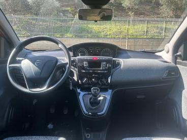 LANCIA CERTIFIED Lancia Ypsilon 1.0 70cv Hybrid Silver Usata - City Car Ibrido Rosso - Fisciano - 2356349_5