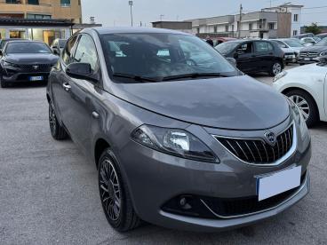 LANCIA CERTIFIED Lancia Ypsilon 1.0 Firefly 70cv Hybrid Platino Usata - City Car Ibrido Grigio - Fisciano - 2356809_2