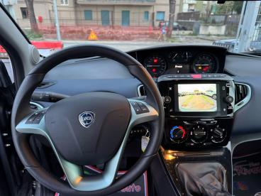 LANCIA CERTIFIED Lancia Ypsilon 1.0 Firefly 70cv Hybrid Platino Usata - City Car Ibrido Grigio - Fisciano - 2356809_5