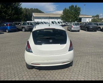 LANCIA CERTIFIED Lancia Ypsilon Iii 1.2 Platinum S And S 69cv My19 Usata - City Car Benzina Bianco - Massarosa - 2357177_4