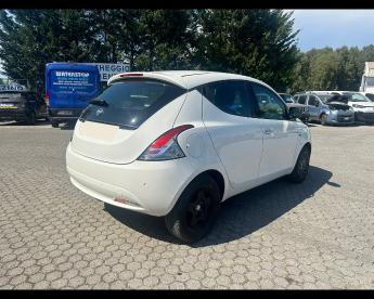 LANCIA CERTIFIED Lancia Ypsilon Iii 1.2 Platinum S And S 69cv My19 Usata - City Car Benzina Bianco - Massarosa - 2357177_5