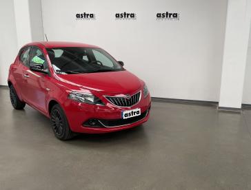 LANCIA CERTIFIED Lancia Ypsilon 1.0 Firefly 5 Porte S And S Hybrid Silver Usata - City Car Ibrido Rosso - Arona - 2357552_1