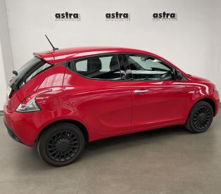 LANCIA CERTIFIED Lancia Ypsilon 1.0 Firefly 5 Porte S And S Hybrid Silver Usata - City Car Ibrido Rosso - Arona - 2357552_4