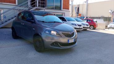 LANCIA CERTIFIED Lancia Ypsilon 1.2 69cv Gpl Silver Usata - City Car  Grigio - Fisciano - 2357925_2