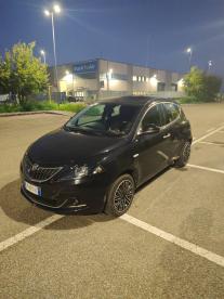 LANCIA CERTIFIED Lancia Ypsilon 1.0 70cv Hybrid Gold Usata - City Car Ibrido Nero - Fisciano - 2358543_1