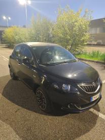 LANCIA CERTIFIED Lancia Ypsilon 1.0 70cv Hybrid Gold Usata - City Car Ibrido Nero - Fisciano - 2358543_2