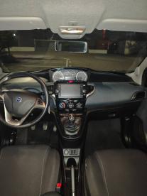 LANCIA CERTIFIED Lancia Ypsilon 1.0 70cv Hybrid Gold Usata - City Car Ibrido Nero - Fisciano - 2358543_5