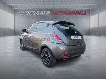 LANCIA CERTIFIED Lancia Ypsilon 1.0 Firefly Hybrid Platino S And S 70cv Usata - City Car Ibrido Grigio - Bassano Del Grappa - 2360060_3