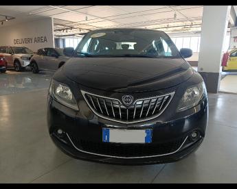 LANCIA CERTIFIED Lancia Ypsilon Iii 2021 1.0 Firefly Hybrid Platino S And S 70cv Usata - City Car Ibrido Nero - Pisa - 2360108_2