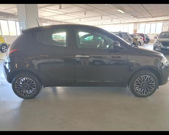 LANCIA CERTIFIED Lancia Ypsilon Iii 2021 1.0 Firefly Hybrid Platino S And S 70cv Usata - City Car Ibrido Nero - Pisa - 2360108_4