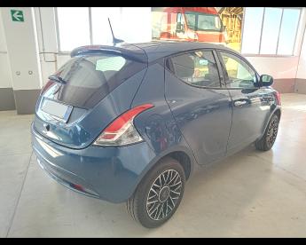 LANCIA CERTIFIED Lancia Ypsilon Iii 2021 1.0 Firefly Hybrid Platino S And S 70cv Usata - City Car Ibrido Bianco - Pisa - 2360109_5