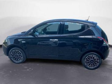 LANCIA CERTIFIED Lancia Ypsilon Iii 2021 1.0 Firefly Hybrid Platino S And S 70cv Usata - City Car Ibrido Nero - Pordenone - 2360424_2