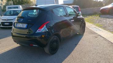 LANCIA CERTIFIED Lancia Ypsilon 1.0 70cv Hybrid Silver Usata - City Car Ibrido Nero - Fisciano - 2360853_3