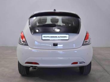 LANCIA CERTIFIED Lancia Ypsilon Iii 2021 1.0 Firefly Hybrid Platino S And S 70cv Usata - City Car Ibrido Bianco - Brescia - 2362094_4