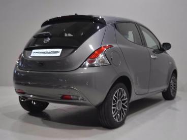 LANCIA CERTIFIED Lancia Ypsilon Iii 2021 1.0 Firefly Hybrid Platino S And S 70cv Usata - City Car Ibrido Grigio - Brescia - 2362095_3