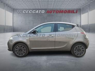 LANCIA CERTIFIED Lancia Ypsilon 1.0 Firefly Hybrid Oro S And S 70cv Usata - City Car Ibrido Grigio - Bassano Del Grappa - 2362111_2