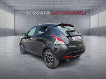 LANCIA CERTIFIED Lancia Ypsilon 1.0 Firefly Hybrid Platino S And S 70cv Usata - City Car Ibrido Nero - Bassano Del Grappa - 2362123_3