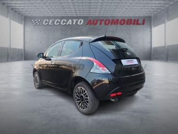 LANCIA CERTIFIED Lancia Ypsilon 1.0 Firefly Hybrid Platino S And S 70cv Usata - City Car Ibrido Nero - Bassano Del Grappa - 2362124_3