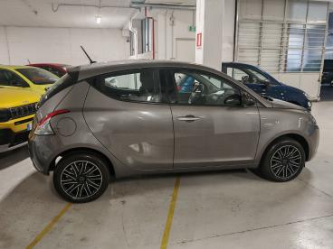 LANCIA CERTIFIED Lancia Ypsilon 1.0 Firefly 5 Porte S And S Hybrid Gold Usata - City Car Ibrido Grigio - Grugliasco - 2362470_4