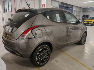 LANCIA CERTIFIED Lancia Ypsilon 1.0 Firefly 5 Porte S And S Hybrid Gold Usata - City Car Ibrido Grigio - Grugliasco - 2362470_5