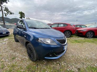 LANCIA CERTIFIED Lancia Ypsilon 1.0 70cv Hybrid Silver Usata - City Car Ibrido Blu - Fisciano - 2362826_2