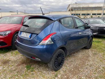 LANCIA CERTIFIED Lancia Ypsilon 1.0 70cv Hybrid Silver Usata - City Car Ibrido Blu - Fisciano - 2362826_3