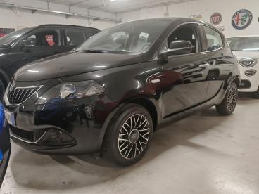 LANCIA CERTIFIED Lancia Ypsilon 1.0 Firefly 5 Porte S And S Hybrid Gold Usata - City Car Ibrido Nero - Grugliasco - 2363208_2