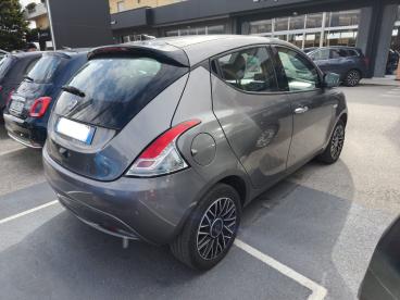 LANCIA CERTIFIED Lancia Ypsilon 1.0 Firefly 5 Porte S And S Hybrid Platino Usata - City Car Ibrido Grigio - Avezzano - 2363734_3