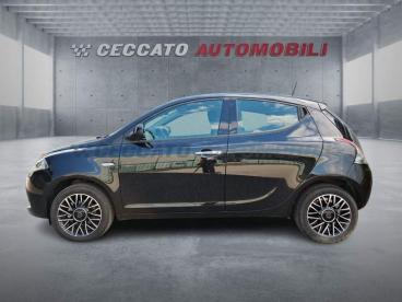 LANCIA CERTIFIED Lancia Ypsilon 1.0 Firefly Hybrid Platino S And S 70cv Usata - City Car Ibrido Nero - Bassano Del Grappa - 2363911_2