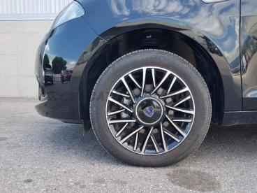 LANCIA CERTIFIED Lancia Ypsilon 1.0 Firefly Hybrid Platino S And S 70cv Usata - City Car Ibrido Nero - Bassano Del Grappa - 2363911_5