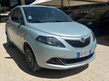 LANCIA CERTIFIED Lancia Ypsilon 1.0 Firefly 70cv Hybrid Platino Usata - City Car Ibrido Verde - Fisciano - 2364925_2