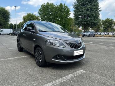 SPOTICAR Lancia Ypsilon 1.0 Firefly 70cv Hybrid Gold Plus Usata - City Car Ibrido Grigio - Torino - 1002365206_3