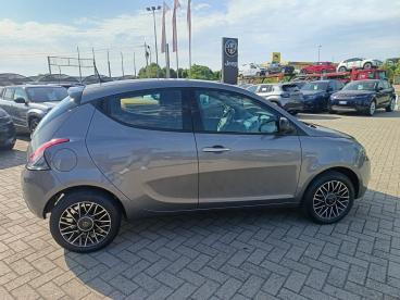 LANCIA CERTIFIED Lancia Ypsilon 1.0 Firefly 5 Porte S And S Hybrid Platino Usata - City Car Ibrido Grigio - Spinetta Marengo - 2365333_4