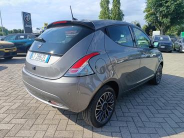 LANCIA CERTIFIED Lancia Ypsilon 1.0 Firefly 5 Porte S And S Hybrid Platino Usata - City Car Ibrido Grigio - Spinetta Marengo - 2365333_5