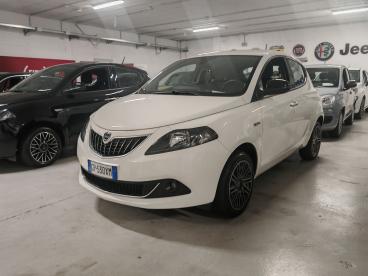 LANCIA CERTIFIED Lancia Ypsilon 1.0 Firefly 5 Porte S And S Hybrid Gold Usata - City Car Ibrido Bianco - Grugliasco - 2365778_3