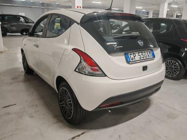 LANCIA CERTIFIED Lancia Ypsilon 1.0 Firefly 5 Porte S And S Hybrid Gold Usata - City Car Ibrido Bianco - Grugliasco - 2365778_5