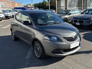 LANCIA CERTIFIED Lancia Ypsilon 1.0 Firefly 70cv Hybrid Gold Plus Usata - City Car Ibrido Grigio - Roma - 2366193_3