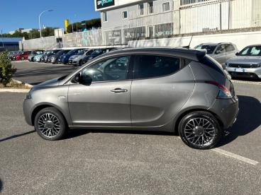 LANCIA CERTIFIED Lancia Ypsilon 1.0 Firefly 70cv Hybrid Gold Plus Usata - City Car Ibrido Grigio - Roma - 2366193_4